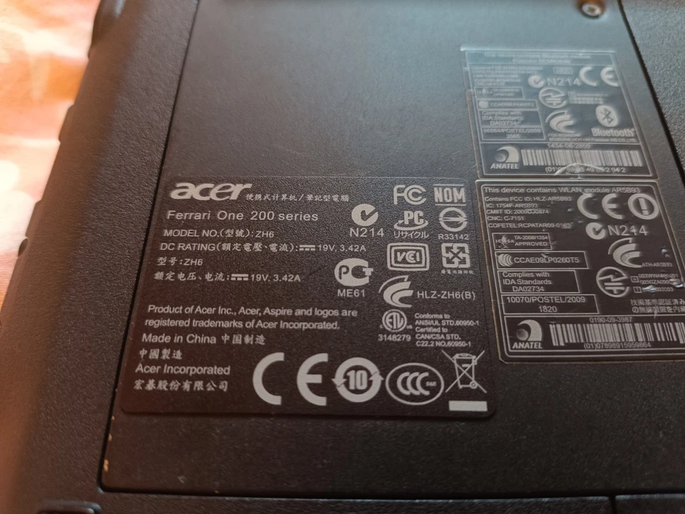 Acer Ferrari One 200 Rare Laptop 4GB RAM 320GB HDD With Charge - Collectible - Image 3 of 4