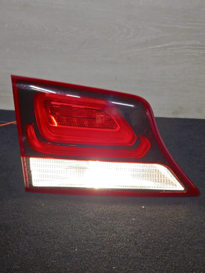Luz de freno LED para puerta trasera izquierda Hyundai Santa FE 17-19 lámpara LWB Foto 3 de 4