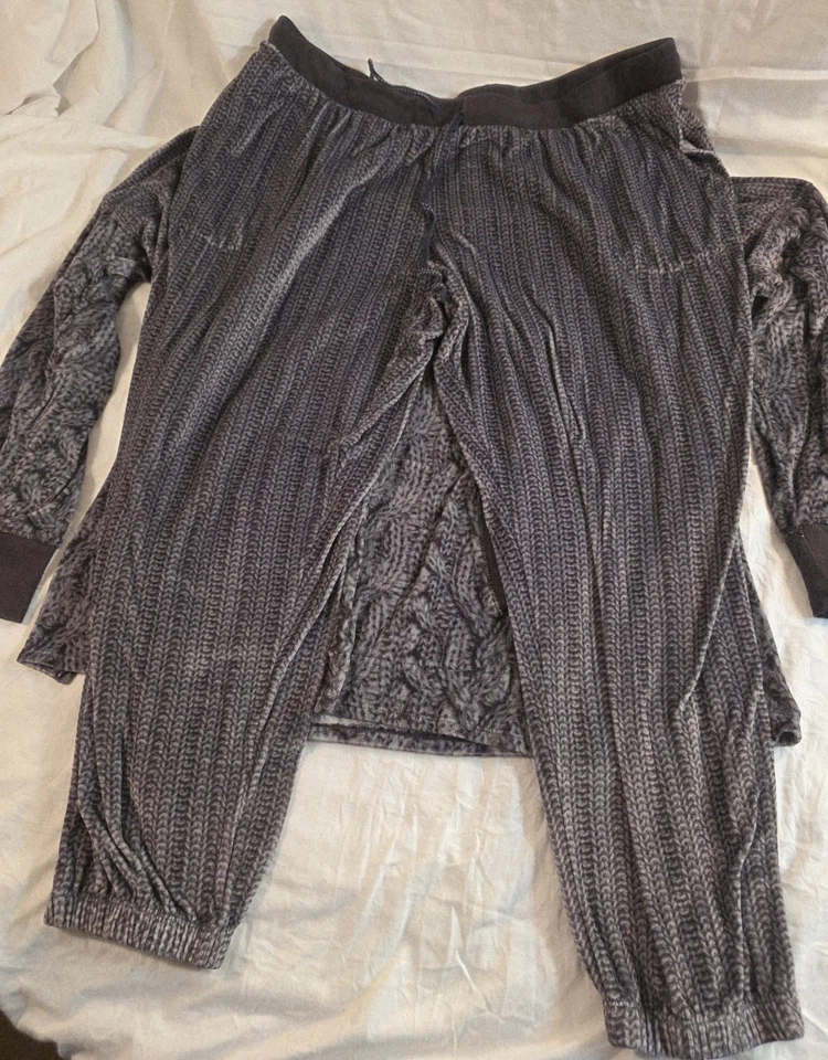 Used Vera Wang Pajamas Women's - Image 3 of 4