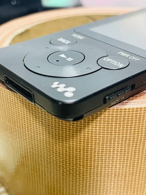 SONY NW-S784 Walkman Digital Media Player MP3 8GB Black | eBay