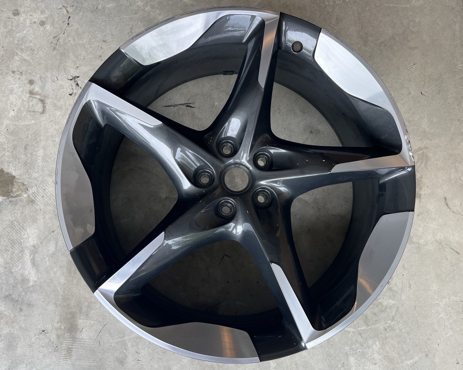 Ferrari Purosangue Front Wheel P/N 983057