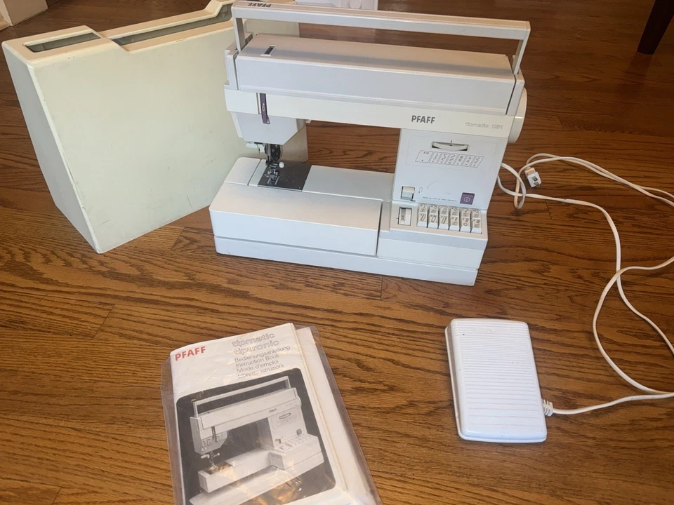 已修复 PFAFF 1151 缝纫机。 德国制造。 IDT步行脚 LED 灯。 GU — 第 2/4 张图片