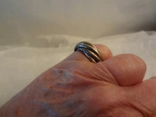 MIXED UP RING MEASURES SIZE 7.5 ON SIZER