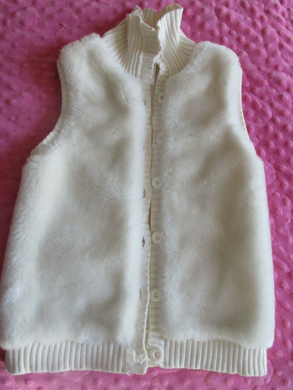 VGUC Gymboree Girls Size 7-8 Ivory Faux Fur Sweater Vest