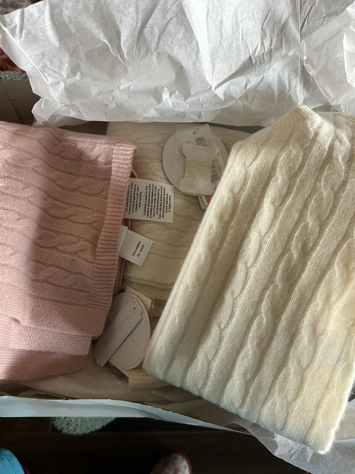 Manta de recepción unisex Edgehill Collection 100% CACHEMIRA Cable Bebé Marfil Nueva con etiquetas Foto 4 de 4