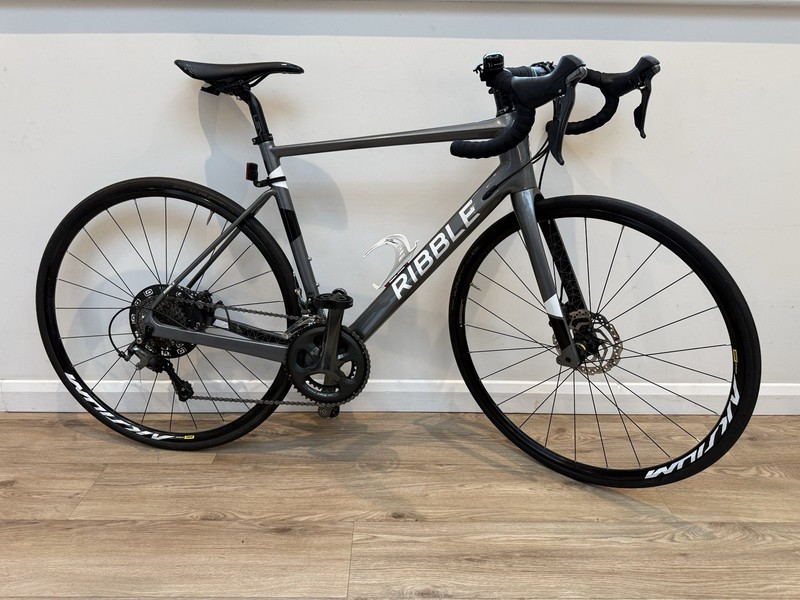Ribble Endurance Road Bike 700C M Grey/ excellent condition.