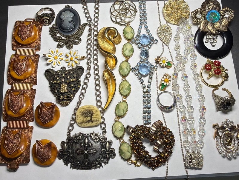 Vintage Jewelry Lot, Bake Light, Earrings& Bracelet, Rhinestones Bowlero, Cameo