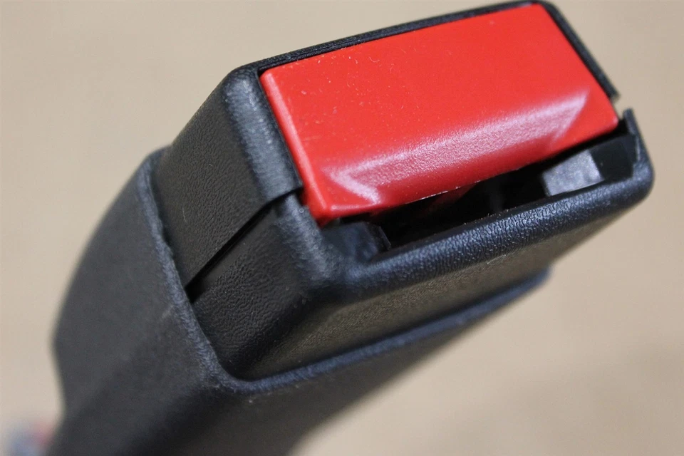 2002 Lincoln LS Passenger Seat Belt Buckle 2W4Z5461203AAD Midnight Black OEM - Image 3 of 4