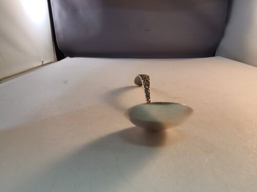 Stieff Rose "Repousse" Sterling Silver Laddle 5" 32 Grams Monogram "R" - Picture 3 of 6