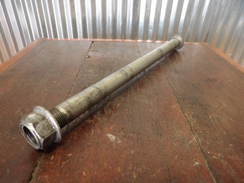 08-09 Suzuki Katana GSX650F REAR AXLE 64711-17H00 - Bild 2 von 3