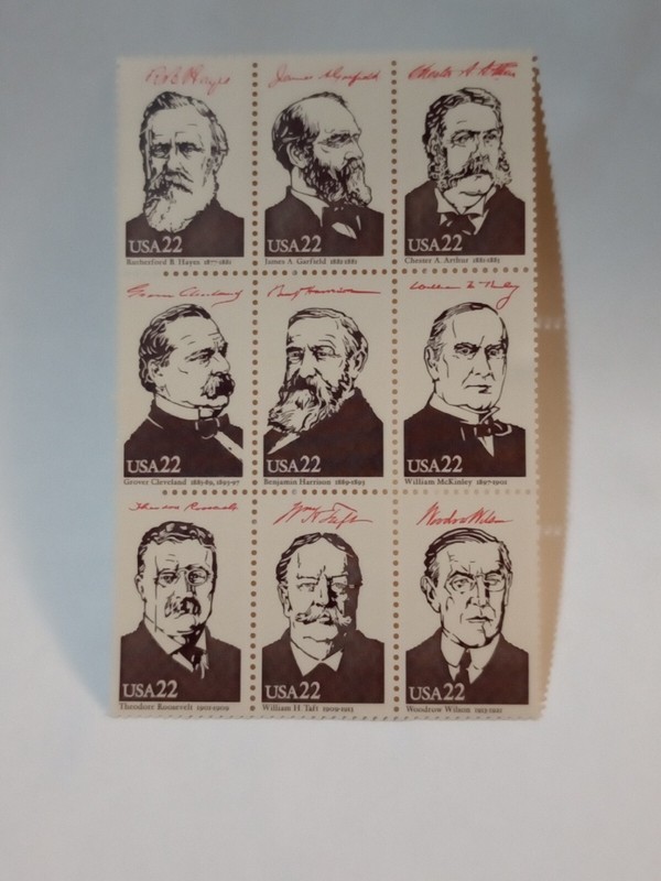 U. S. MINT NH OG 22 CENT PRESIDENTIAL 111 SHEET CV 8.75 FV 1.98
