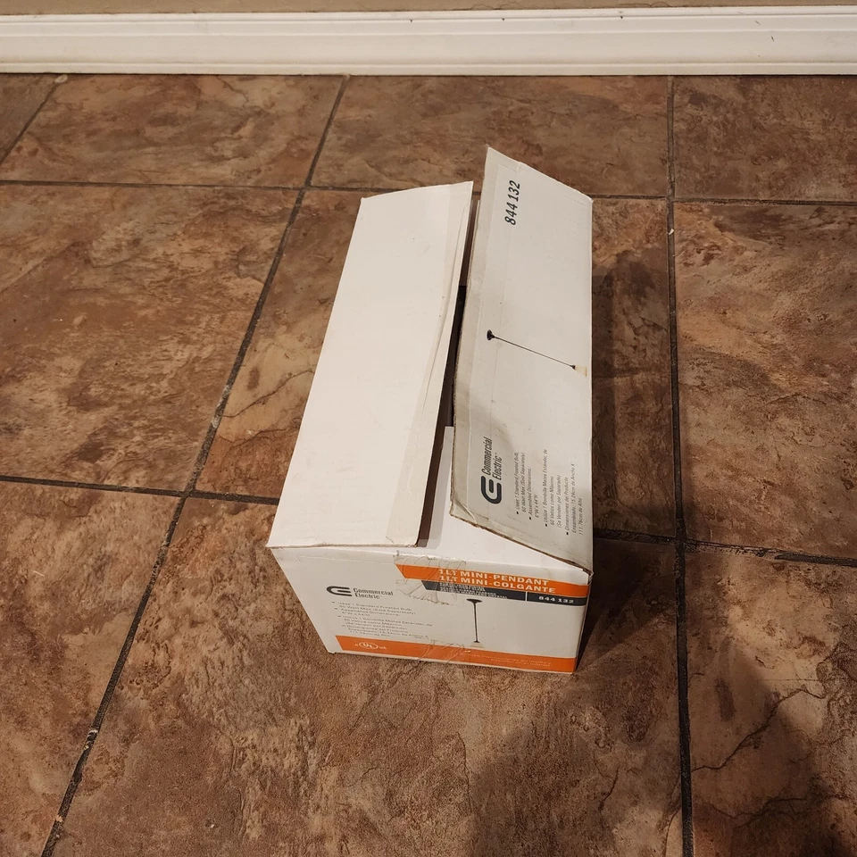 Mini colgante eléctrico comercial 6" W 44" H bombilla esmerilada estándar vendedor de EE. UU. Foto 2 de 4