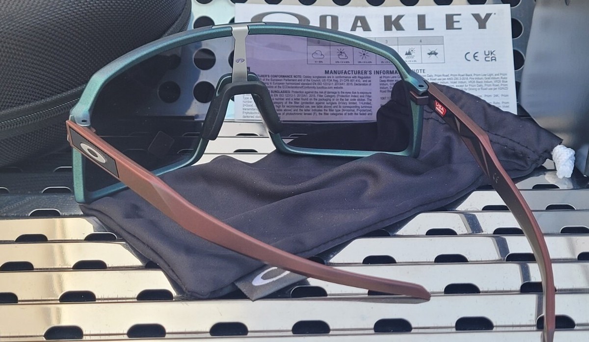 New Oakley SUTRO 9406-9737 Sunglasses Verve Mat Silver-Blue New Oakley SUTRO 9406-9737 Sunglasses Verve Mat Silver-Blue