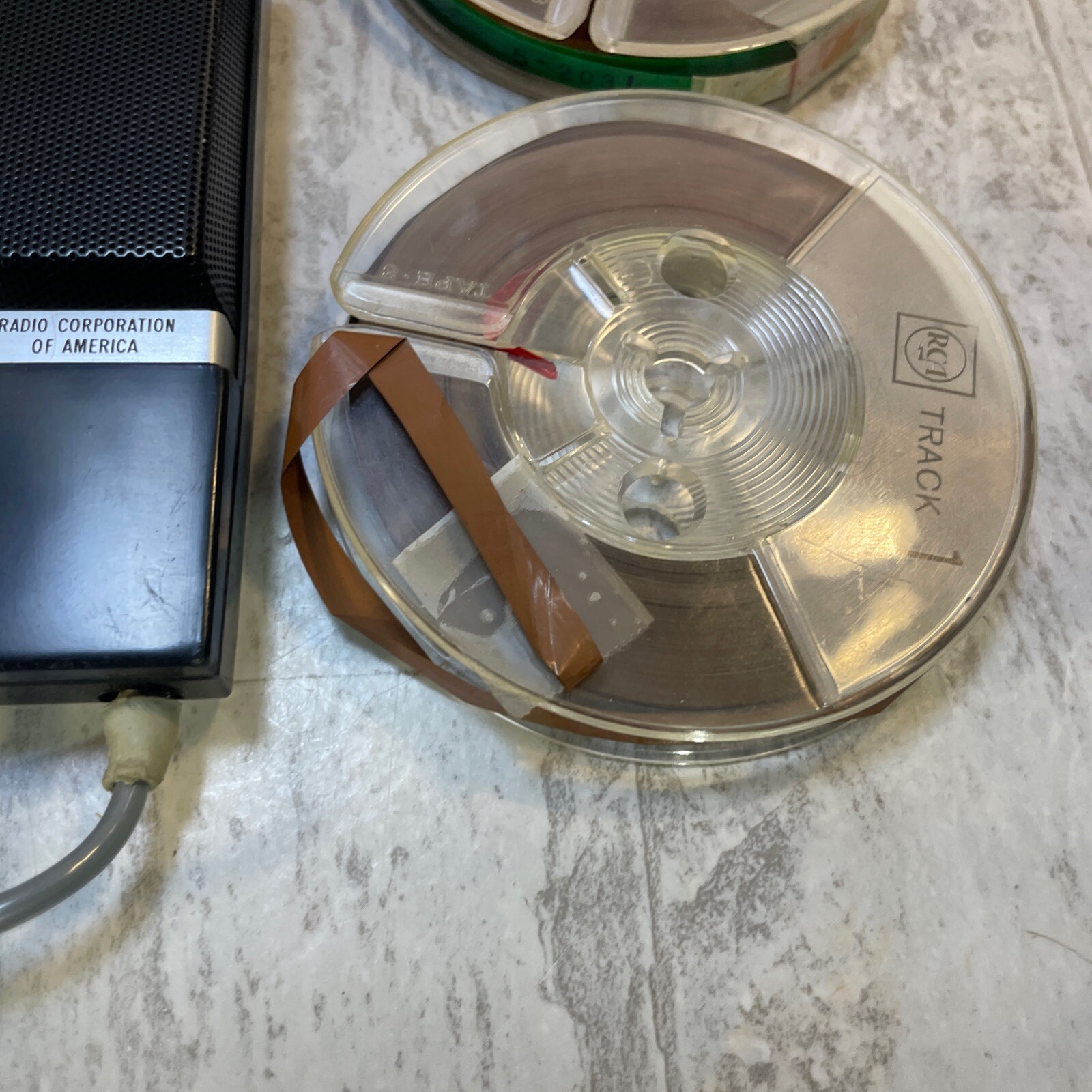 RCA YHS 12E Portable Reel to Reel Tape Recorder Microphone Earphone