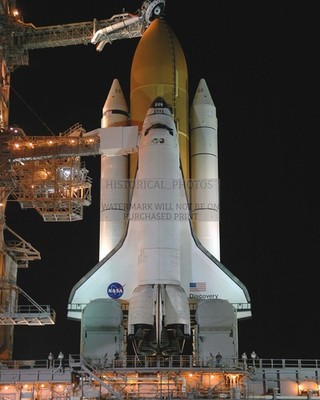 SPACE SHUTTLE DISCOVERY LAUNCH PAD 39B 2005 8X10 PHOTO