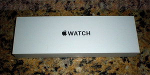 NEW UNOPENED Montre Apple SE (2nd Gen.) 44mm GPS Cellules