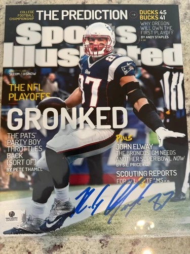 Rob Gronkowski Signed Autographed 8x10 Photo COA New England Patriots