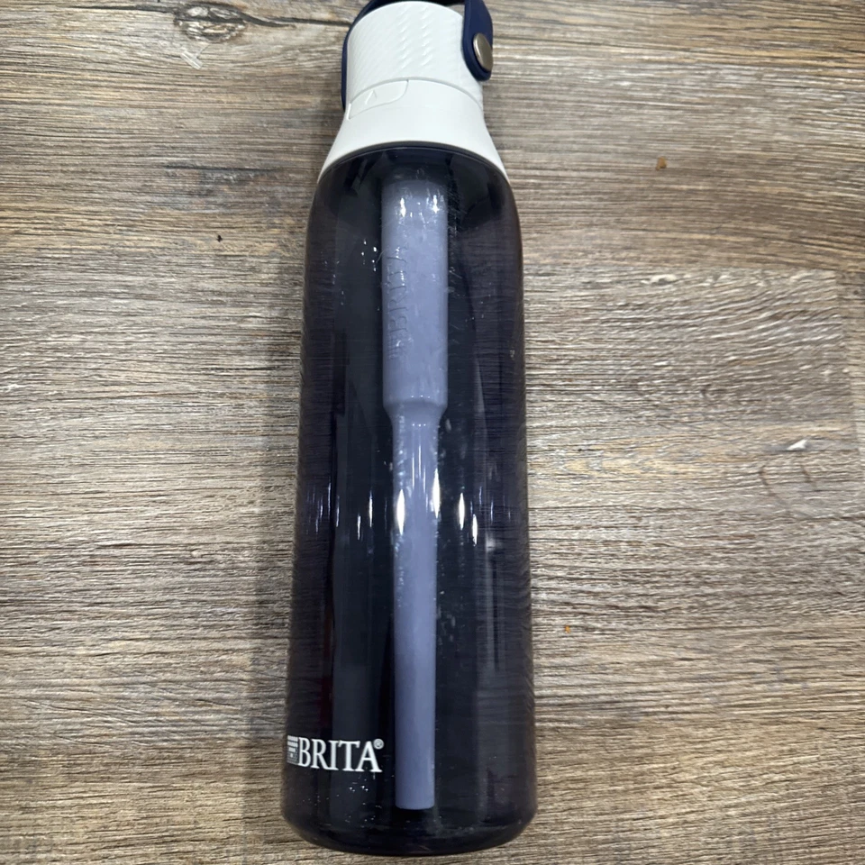 Botella de agua filtrada aislada Brita con pajita, reutilizable, plástico sin BPA Foto 3 de 4