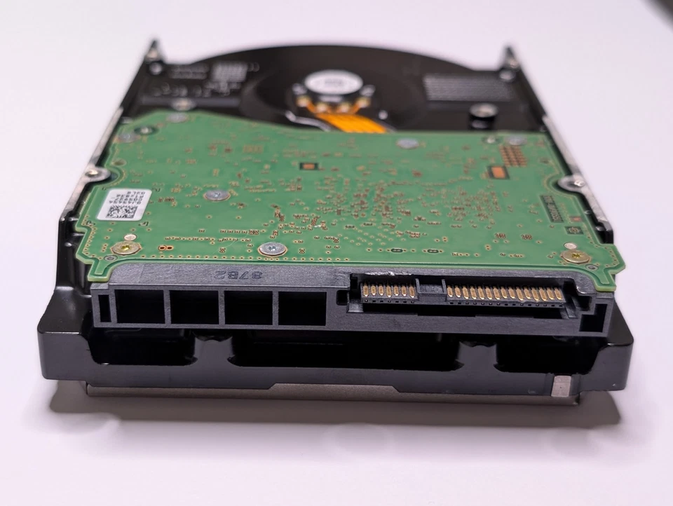 Disco duro Dell UltraStar 3,5" 12 TB SAS HDD | HUH721212AL5200, desinfectado Foto 3 de 4