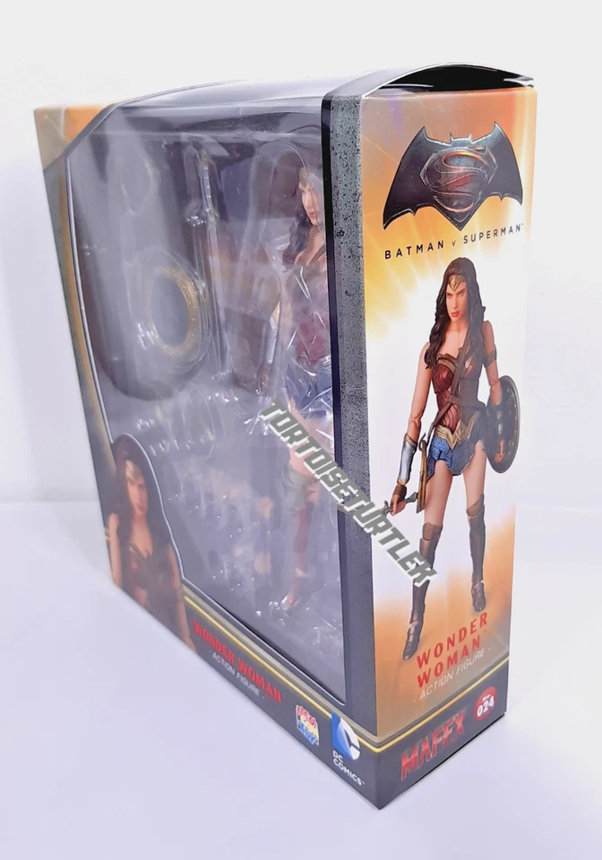 MAFEX 024 Wonder Woman Batman vs Superman Dawn of Justice Action Figure DC - Image 3 of 4