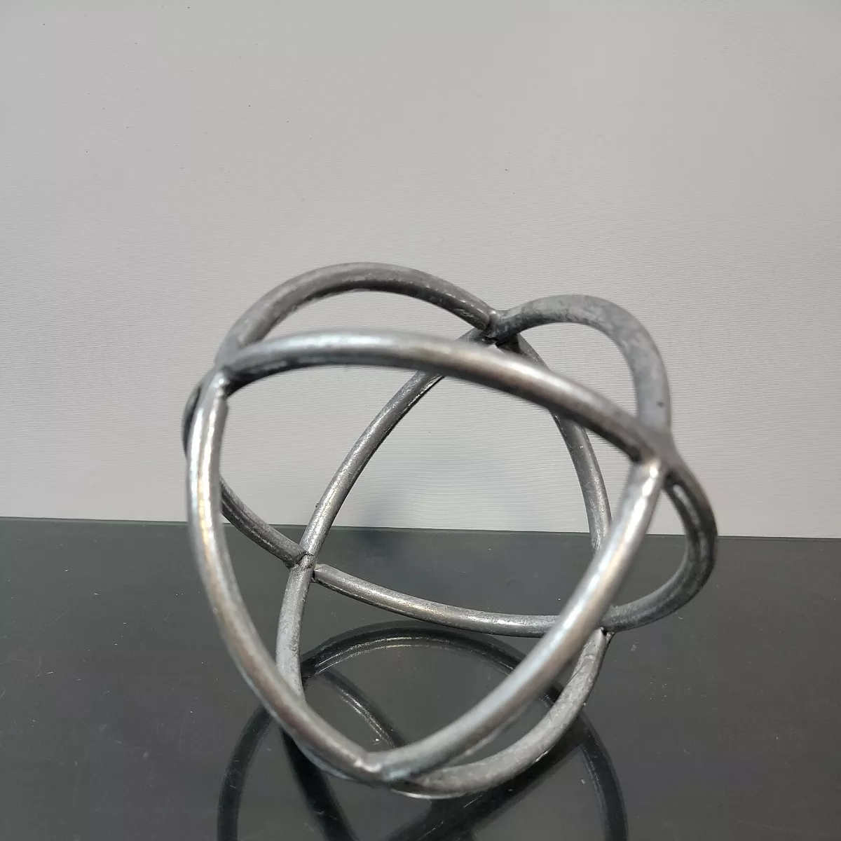 Round 2024 metal spheres