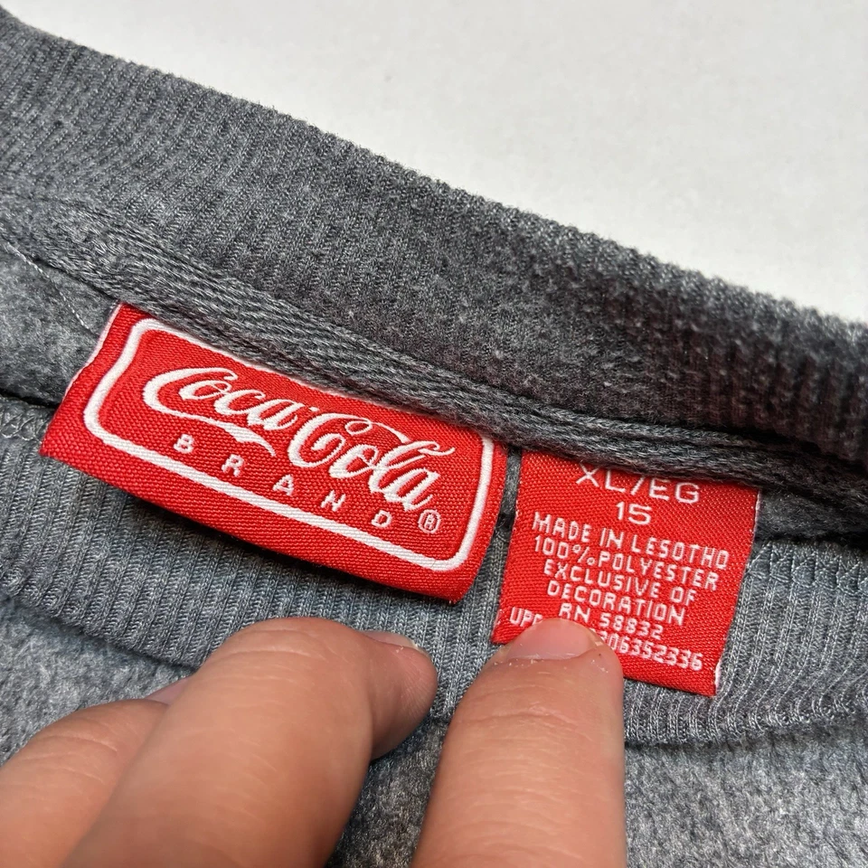 Sudadera Coca-Cola Polar Bear Gris Cuello Redondo Hombre’s XL Polar Pullover Foto 4 de 4