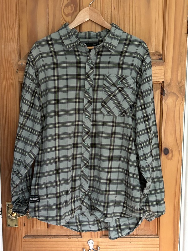 FOX RACING FLANNEL PLAID SHIRT SIZE X-LARGE PALE GREEN/LIGHT GREY