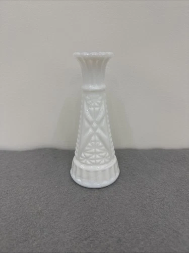 Anchor Hocking Vintage Milk Glass Bud Vase 6-inch Stars and Bars Pattern