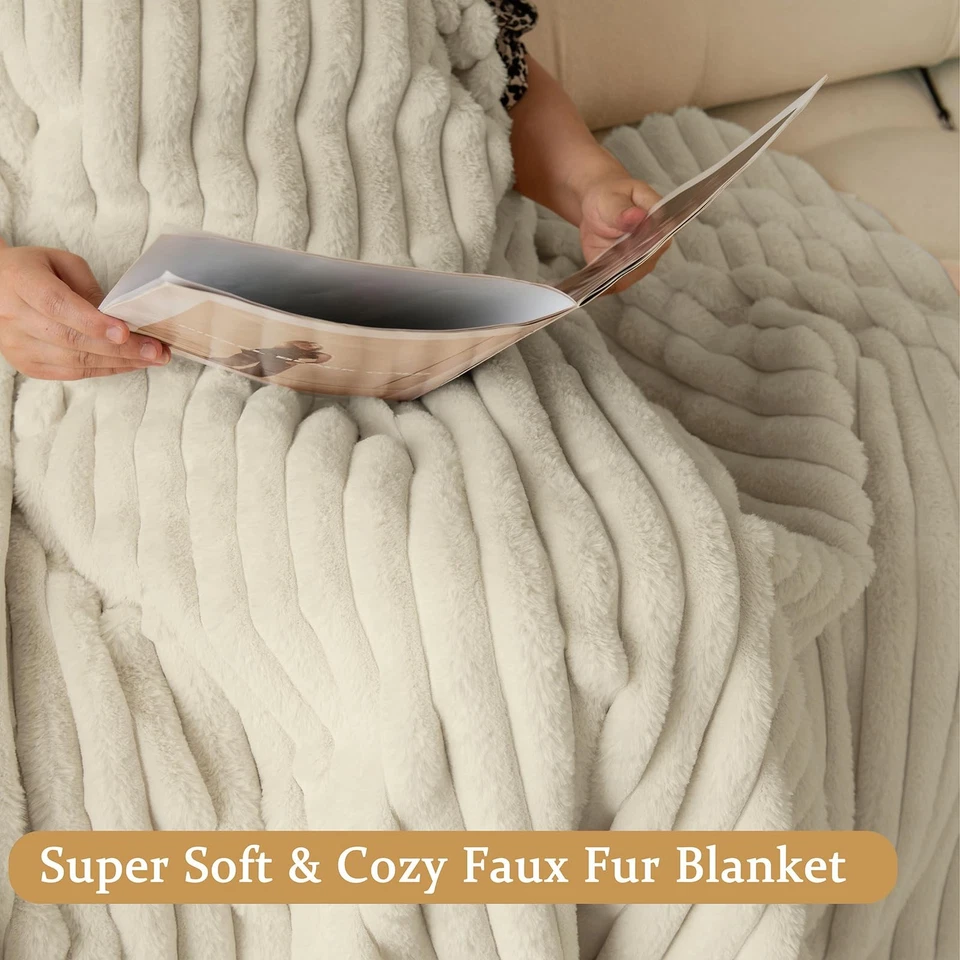 Manta beige de piel sintética para sofá, difusa acogedora suave cálida felpa a rayas Th... Foto 2 de 4