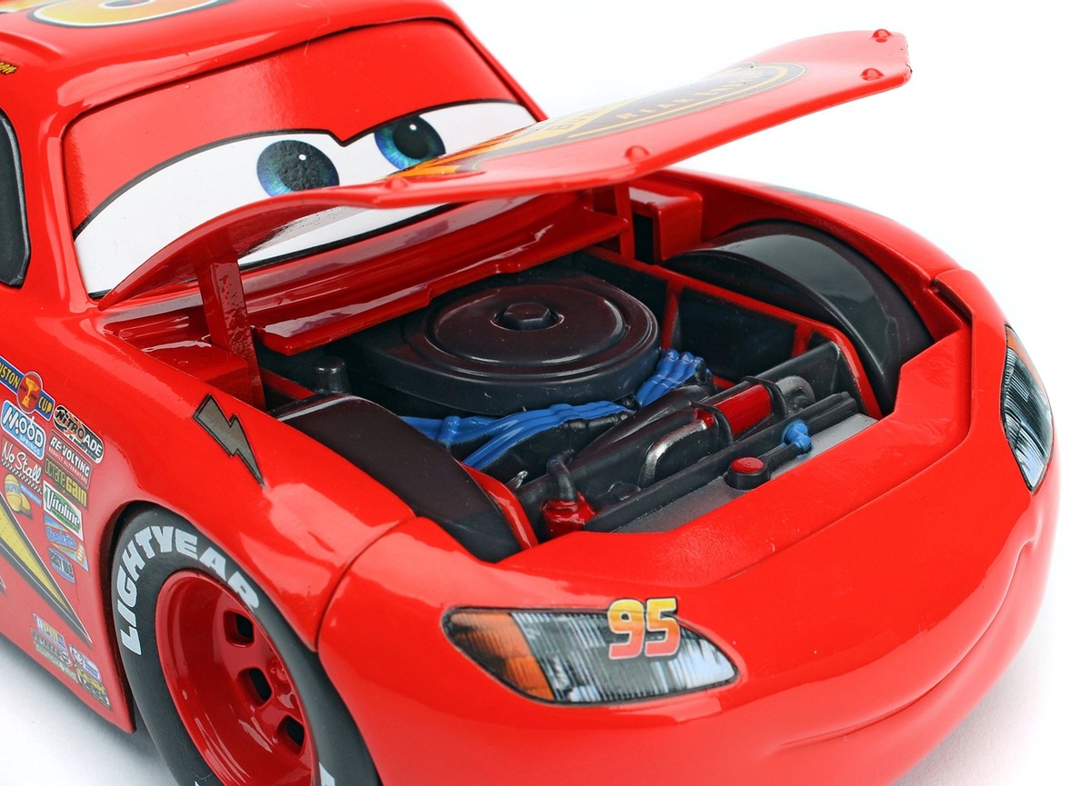 Lightning McQueen Die Cast Car 124 Scale Tire Rack Premium