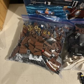 Lego 70810 The Lego Movie MetalBeards's Sea Cow 99.9 Percent Complete