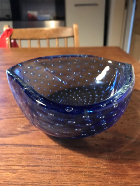 Glas, Skål, Smuk murano skål i blå med boble effekt. Brugt…