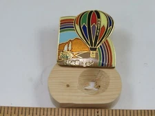 HOT AIR BALLOON HALE YES RAINBOW & RAINBOW BALLOON PIN