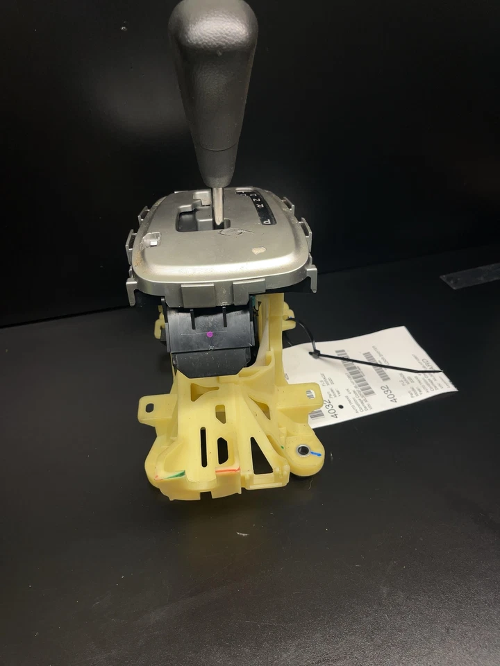 Palanca de cambios de piso 20 MITSUBISHI MIRAGE Foto 4 de 4