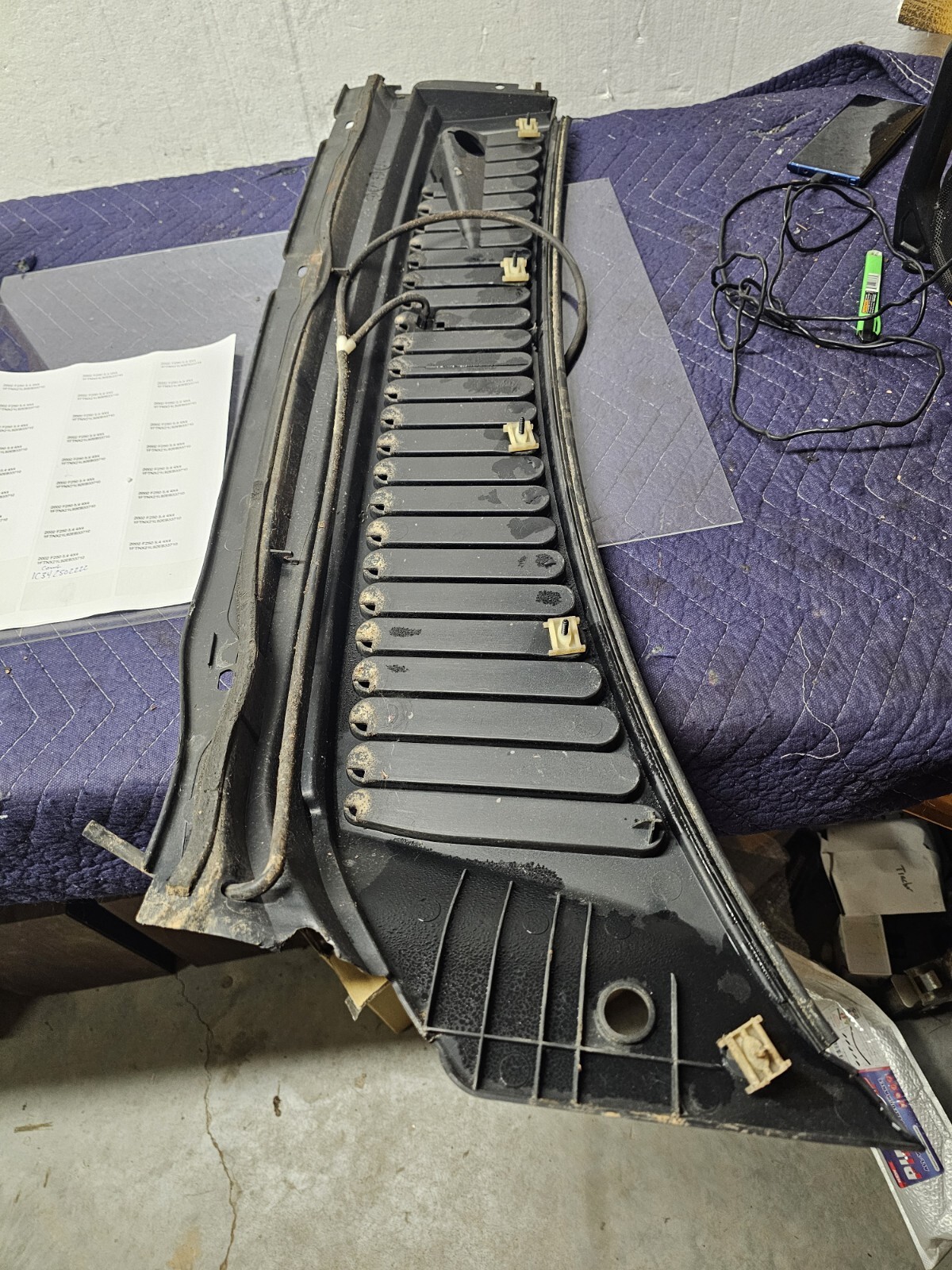 2002 Ford F250 F350 F450 Super Duty Wiper Hood Cowl Seal Replacement