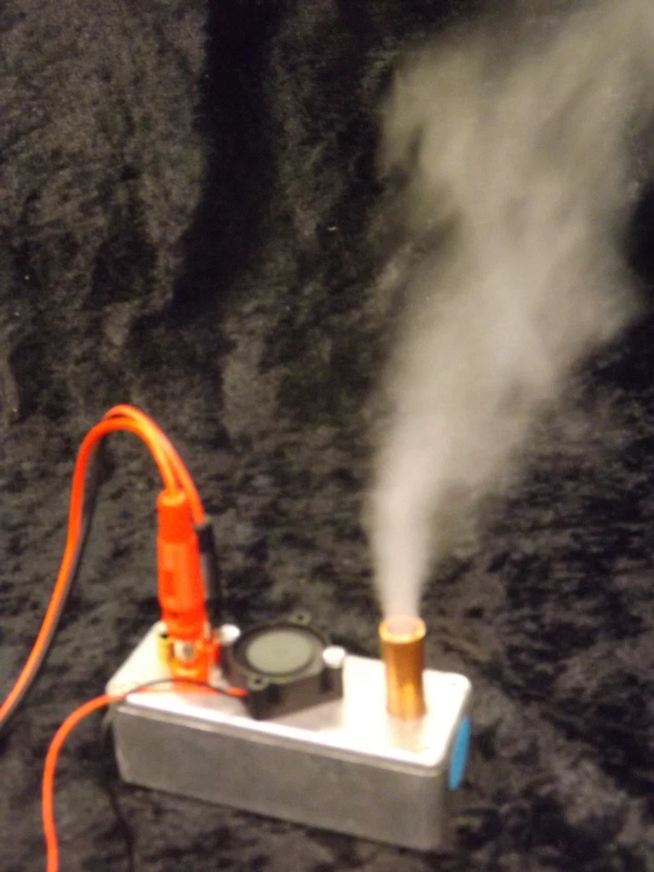 Raucherzeuger Alu Small Rauchgenerator Smoker 6V 7,2V 8,4 usw -- 24V - Bild 3 von 4