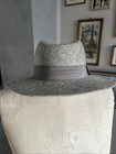 Picture 4 of 6
