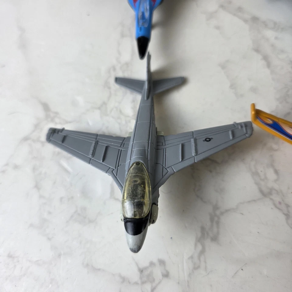 Lote de aviones Maisto Tailwinds - Lote de aviones - Vehículos fundidos a presión - Como se muestra  Foto 3 de 4