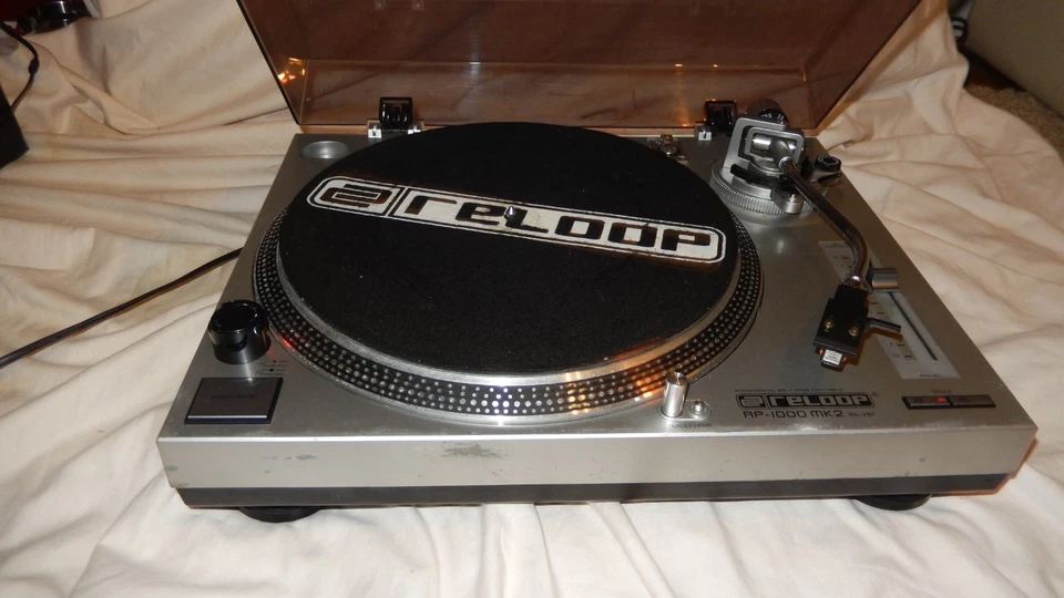 Reloop RP 1000 MK2 Plattenspieler silber + Stereo Phono Pre - - Bild 4 von 4