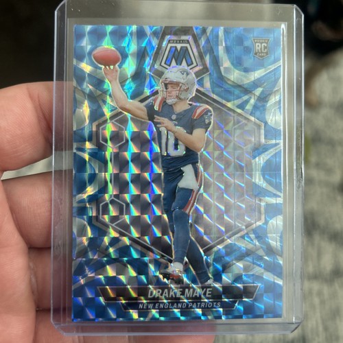 2024 Panini Mosaic - Rookies Drake Maye #303 Reactive Blue Mosaic Prizm (RC)