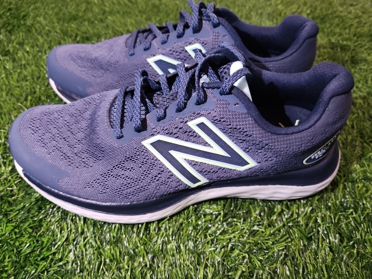 New Balance Women's Fresh Foam W680V7 Size 8.5 Running Shoe MINT! Used