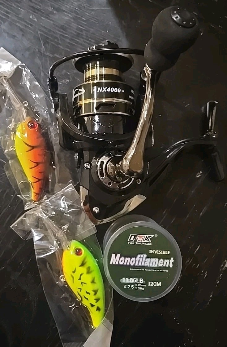 4000 Series GoldSharking Spinning Reel with Line & Crankbaits