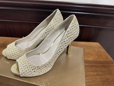 AUDREY BROOKE GOLD LATTICE PEEP TOE 3” high heels. “PROM/ WEDDING SEASON L@@K!!