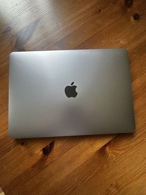 MacBook Pro 13 Zoll, 2018, vier Thunderbolt 3-Ports, Prozessor 2,3 GHz Quad-Core