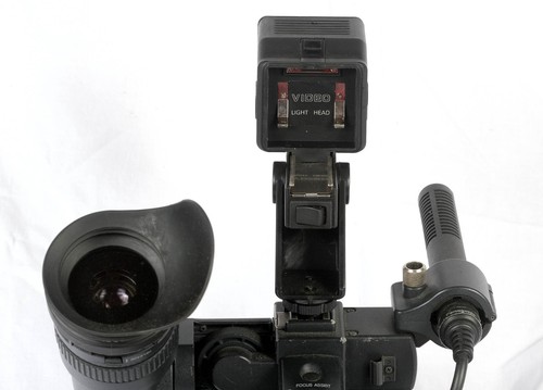 JVC GY-HD100 High Definition Pro Mini-DV Camcorder Set & Accessories (Tested) - Picture 6 of 24