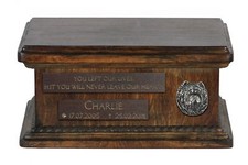 Chow chow - Urn for dog&rsquo;s ashes with relief and sentence, low model UK