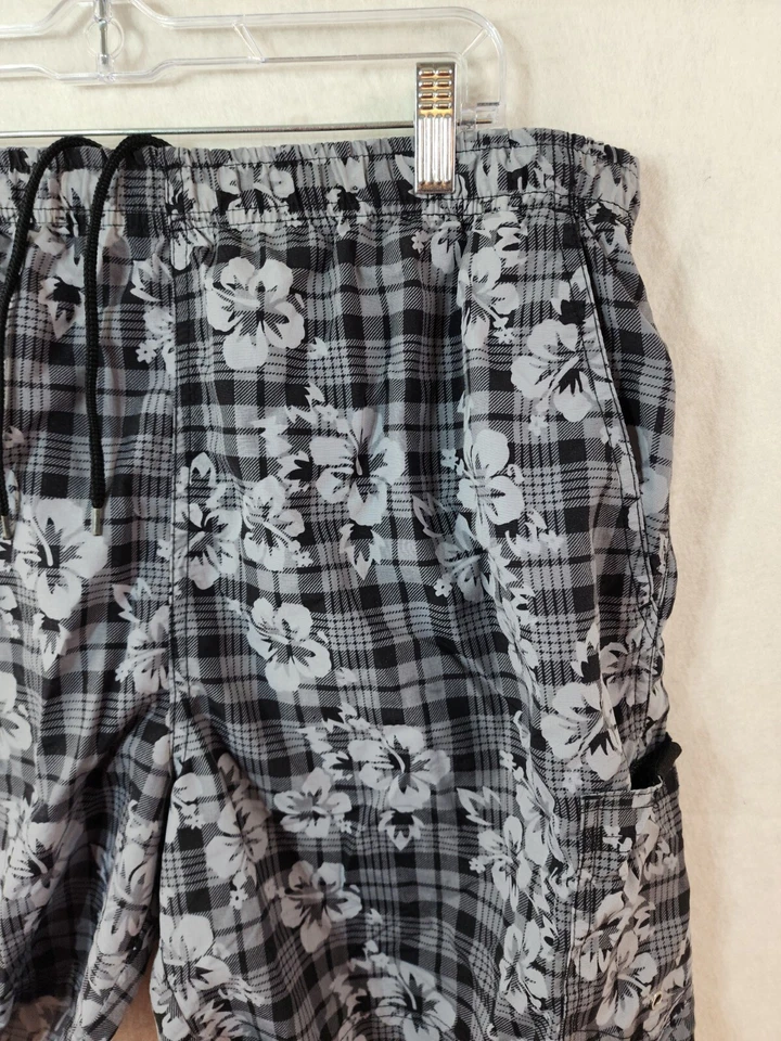 St. John's Bay Gray Floral Plaid Board Shorts Swim Trunks Mens Medium - Image 3 of 4