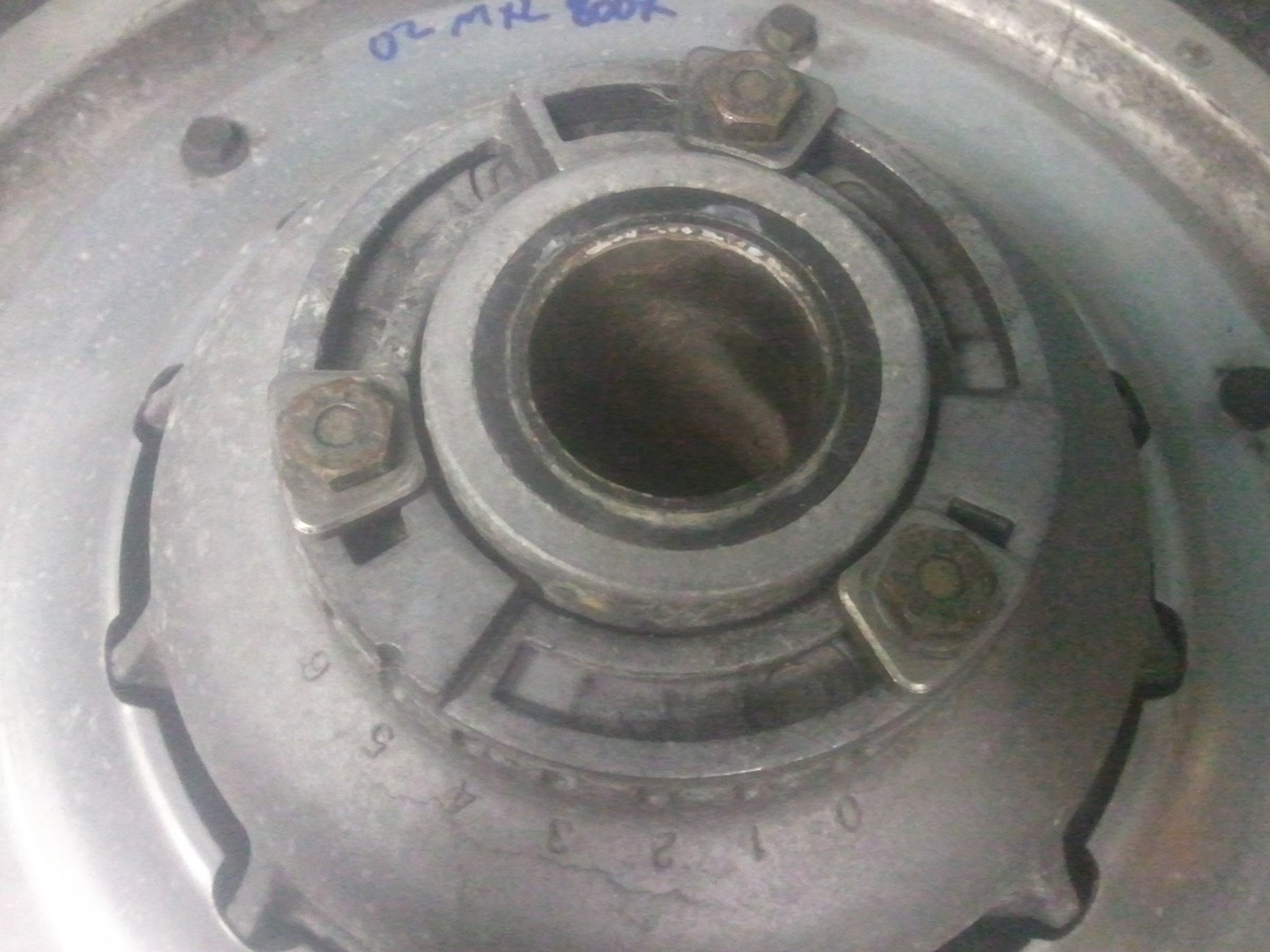 02-04 SKi Doo Secondary Clutch Assembly # 417126527 MXZ Legend 500