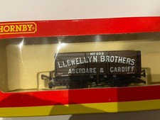 Hornby R6129 7 plank wagon Lewellyn Brothers - Cardiff Aberdare