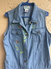 The Quacker Factory Women's Large Vest Blue Denim Embroidered Rhinestones Button